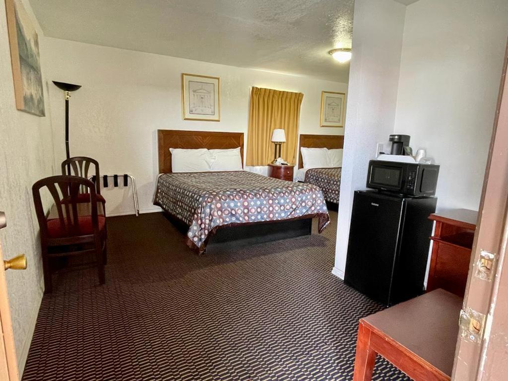 Desert Motel Mojave