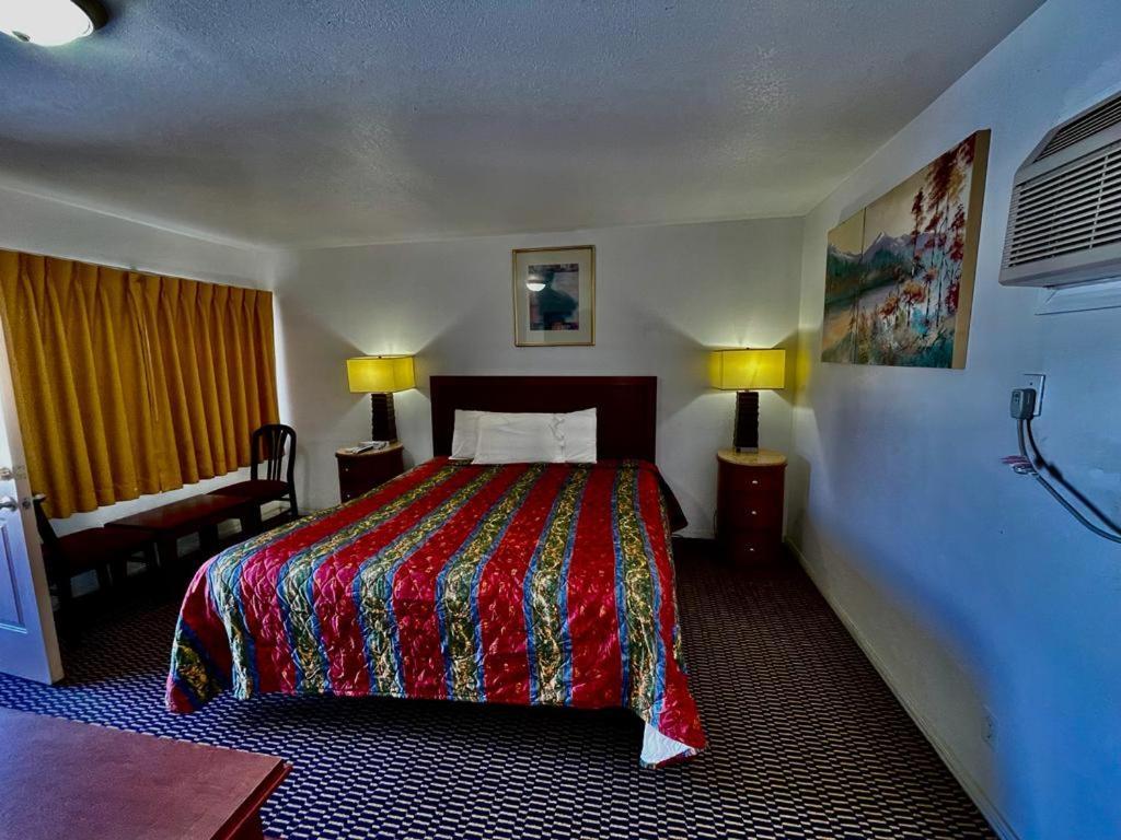 Motel Desert 2*