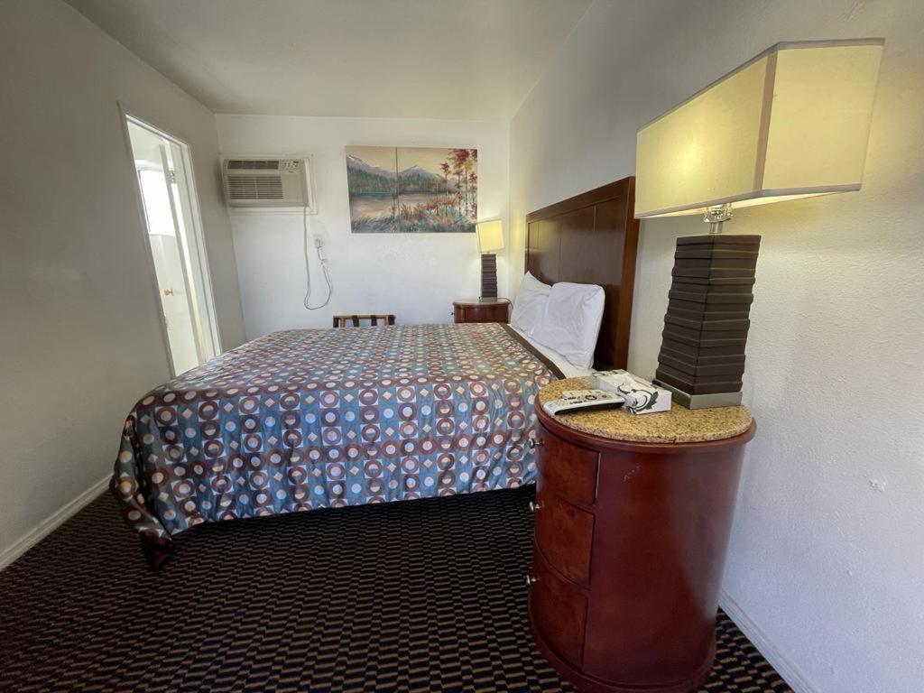 Desert Motel Mojave