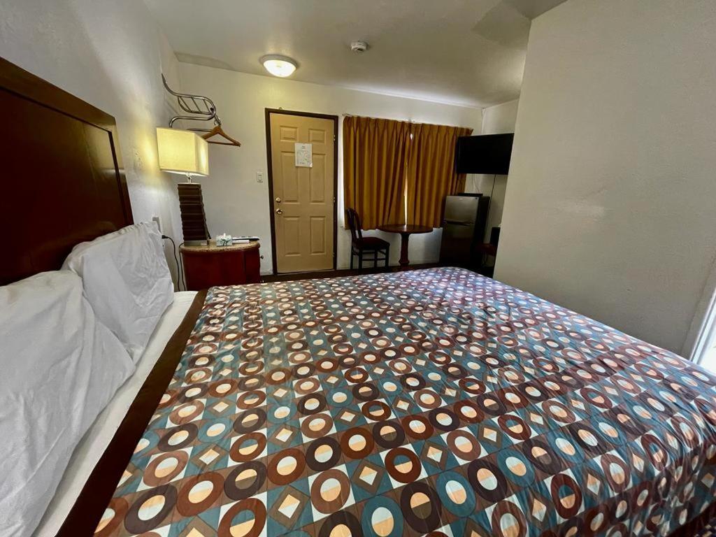 Desert Motel 2*