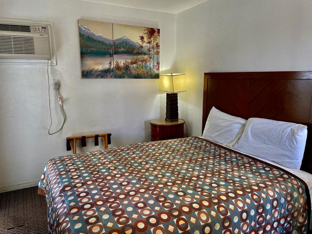 Motel Desert 2*